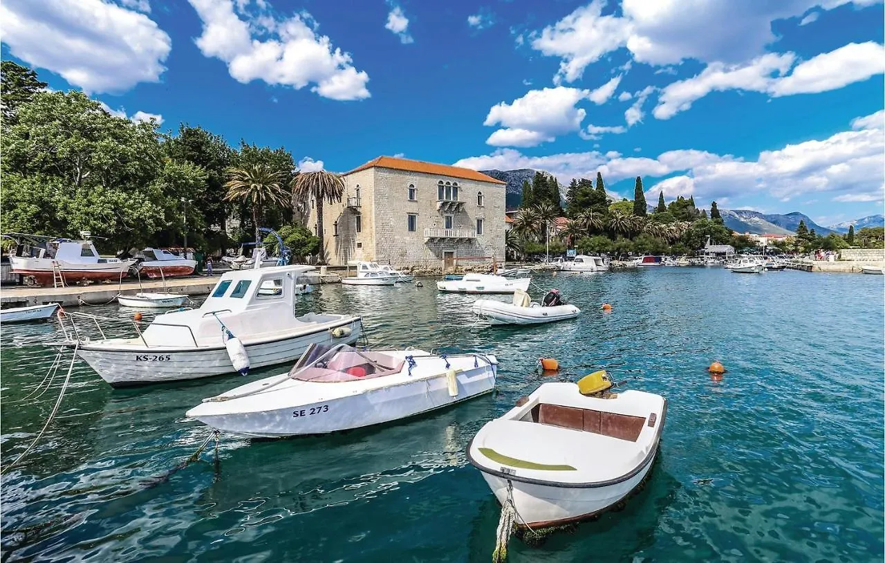 Stunning Apartment In Kastel Luksic With Wifi Kastela