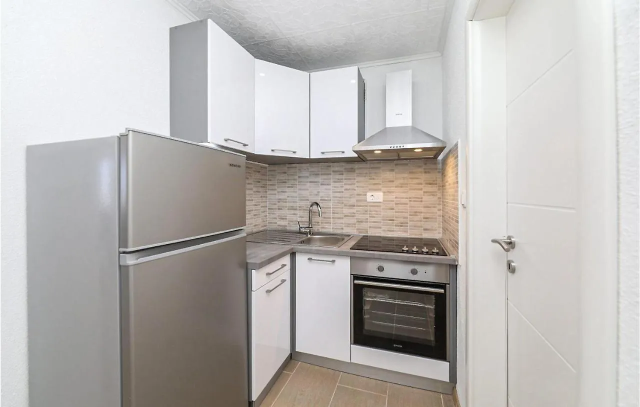 Stunning Apartment In Kastel Luksic With Wifi Kastela
